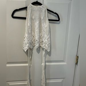 Women’s white cropped tank top